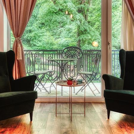 Nature Apartment - Minutes Away From The Old Town And Afi Mall Brașov Exterior foto