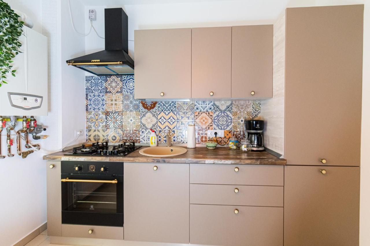 Nature Apartment - Minutes Away From The Old Town And Afi Mall Brașov Exterior foto