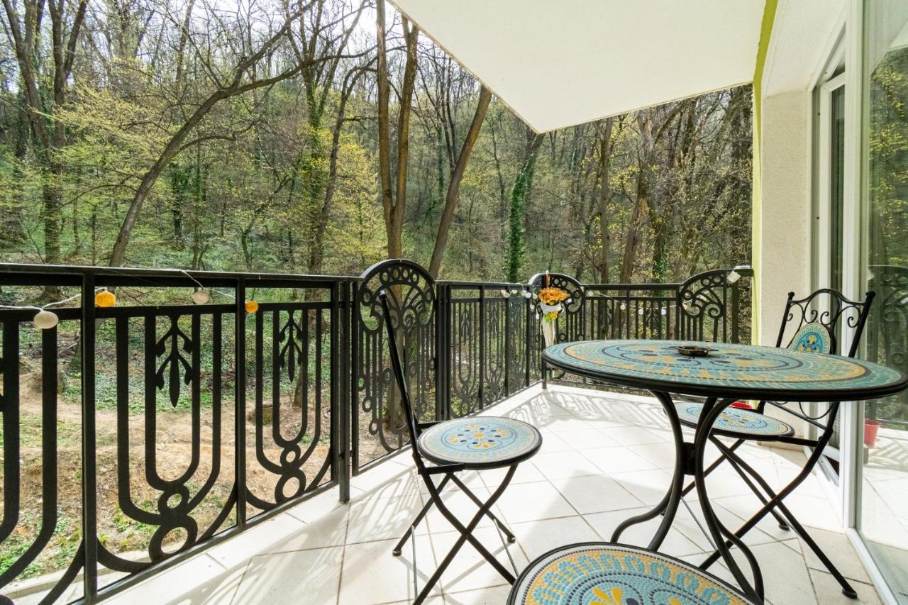 Nature Apartment - Minutes Away From The Old Town And Afi Mall Brașov Exterior foto